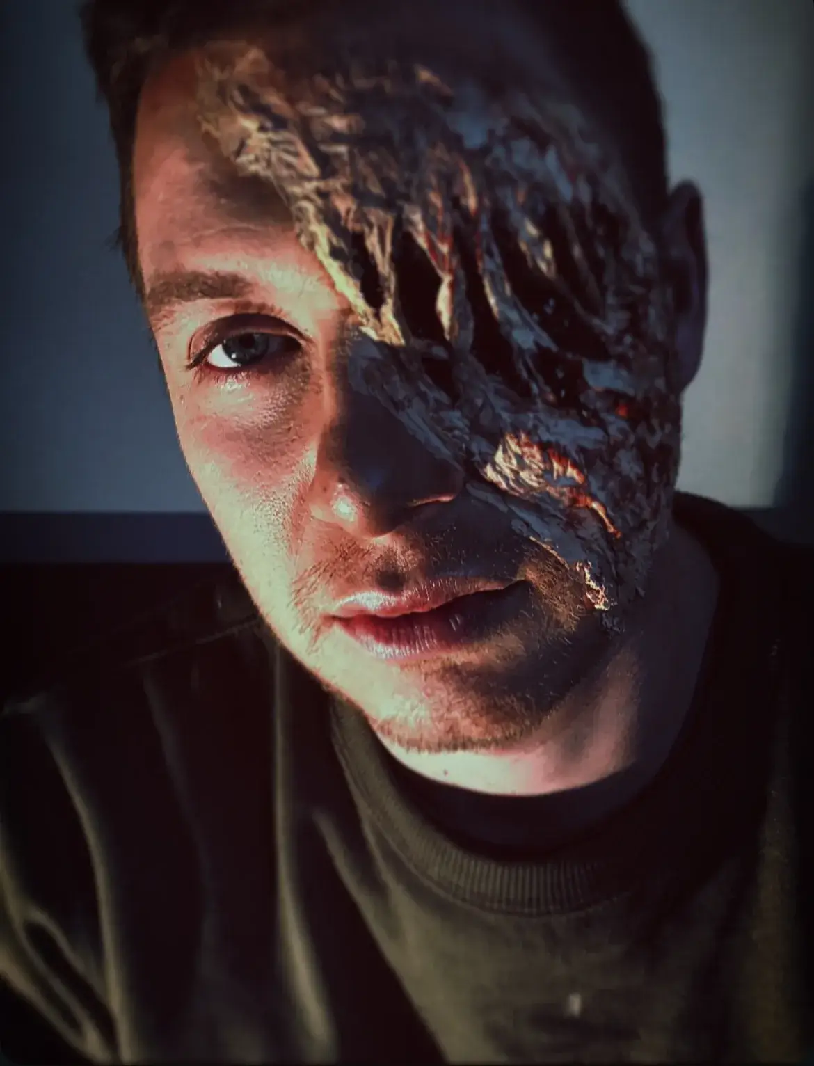 Vorführung von kreativem Halloween- und Spezialeffekt-Make-up 5.