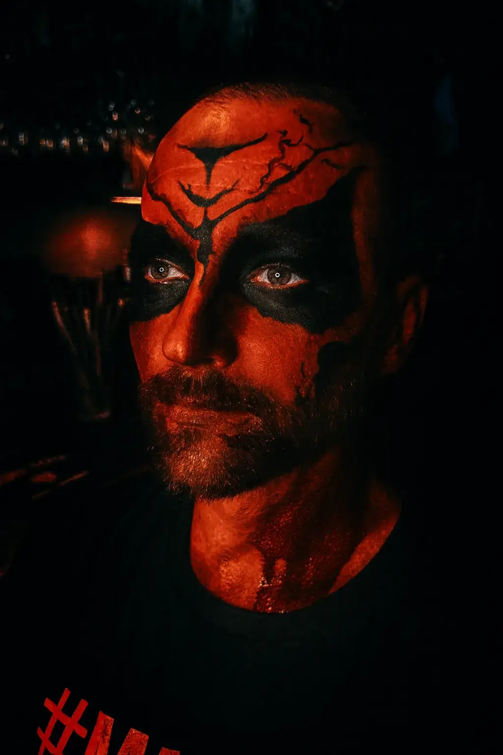 Vorführung von kreativem Halloween- und Spezialeffekt-Make-up 6.