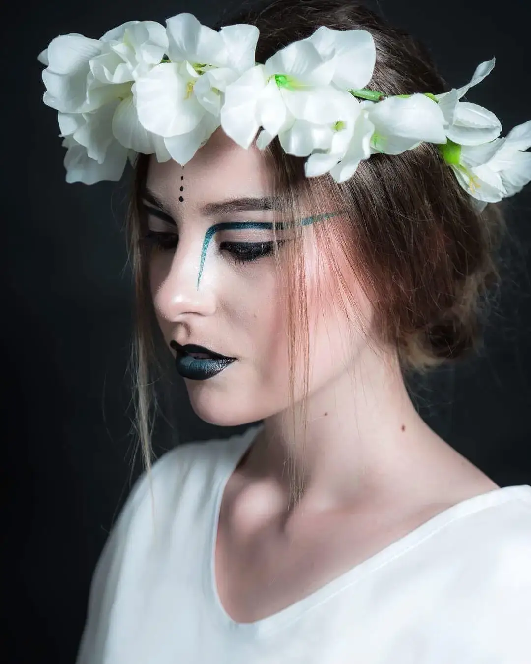 Vorführung von kreativem Halloween- und Spezialeffekt-Make-up 17.