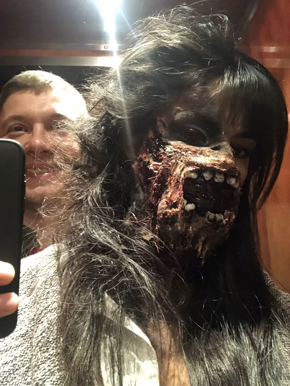 Vorführung von kreativem Halloween- und Spezialeffekt-Make-up 23.